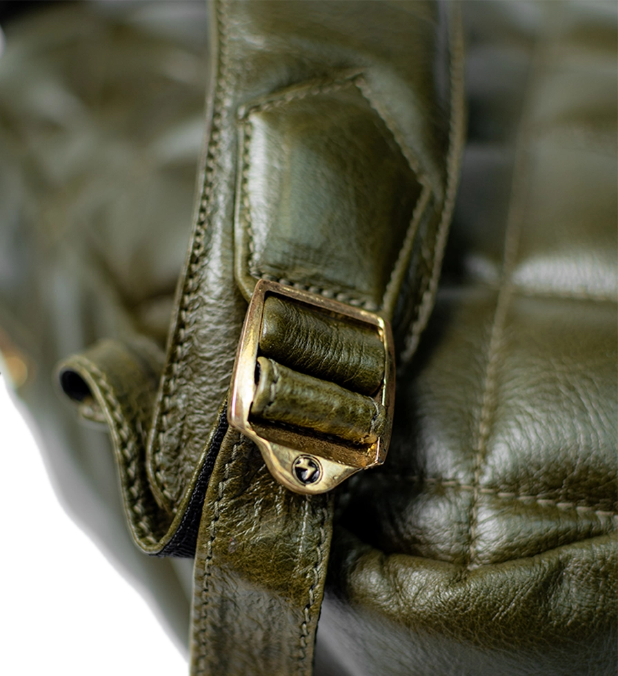 Chargeo Leather Bag Fourways Close-up Bottom Back View Chargeo Leather Bag Fourways Close-up Bottom Back View