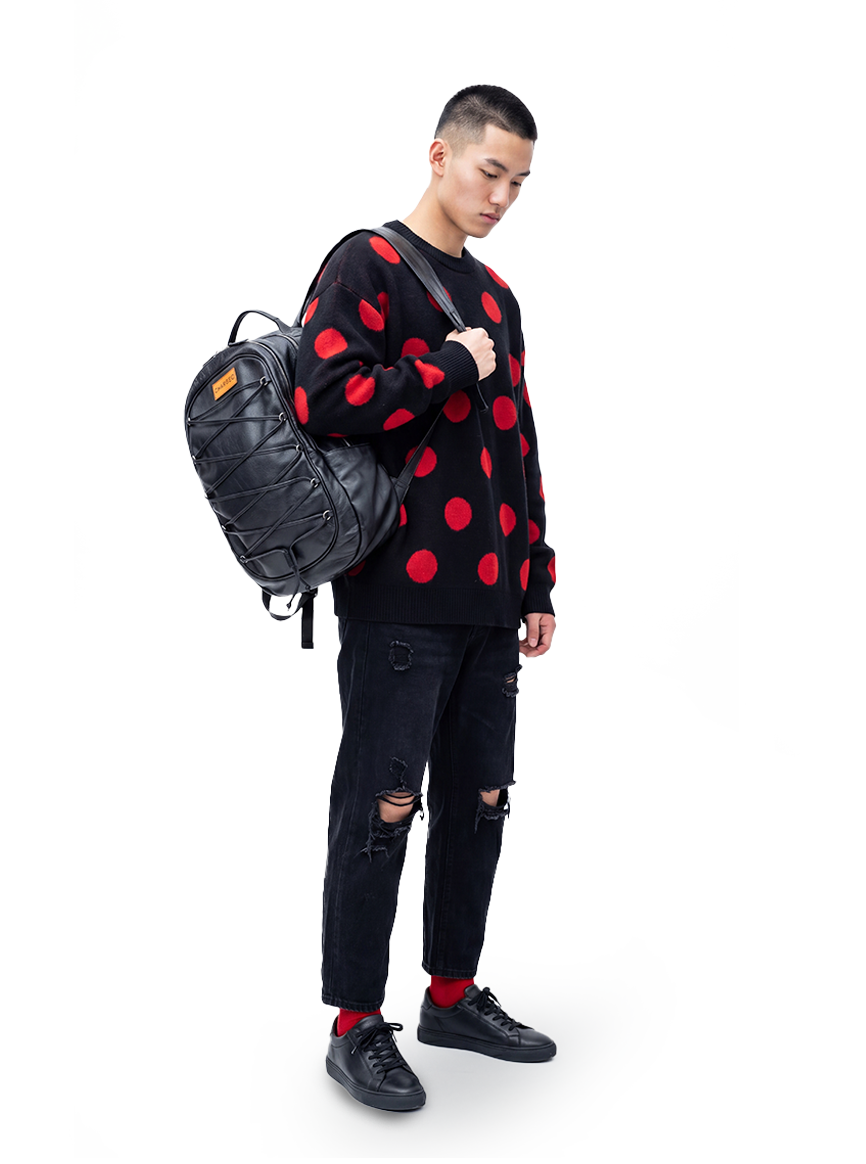 CHARGEO Cape Town Male Model Hanging the bag on his shoulder