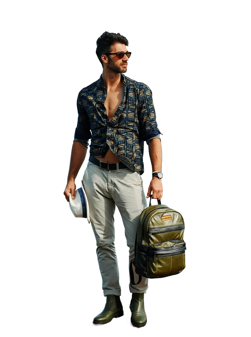 Man hanging the Chargeo Centurion bag with one hand