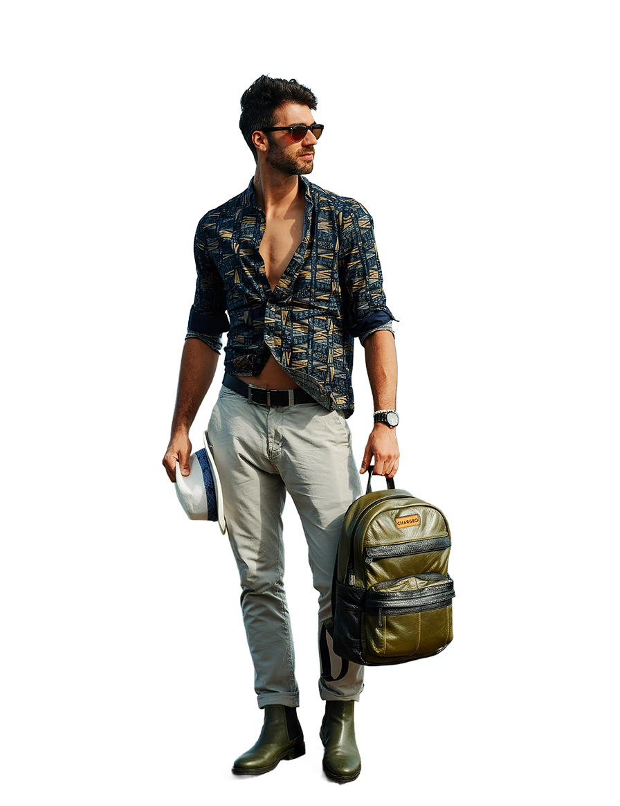 Man hanging the Chargeo Centurion bag with one hand