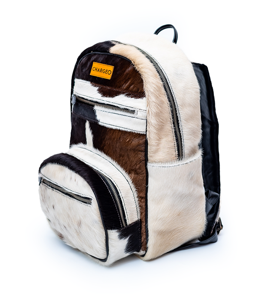 Diagonal view of the CHARGEO Zulu Treasure Backpack in cowhide Diagonal view of the CHARGEO Zulu Treasure Backpack in cowhide