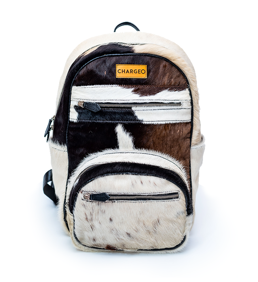 Front view CHARGEO Zulu Treasure Backpack in cowhide with Charcoal and white pattern Front view CHARGEO Zulu Treasure Backpack in cowhide with Charcoal and white pattern