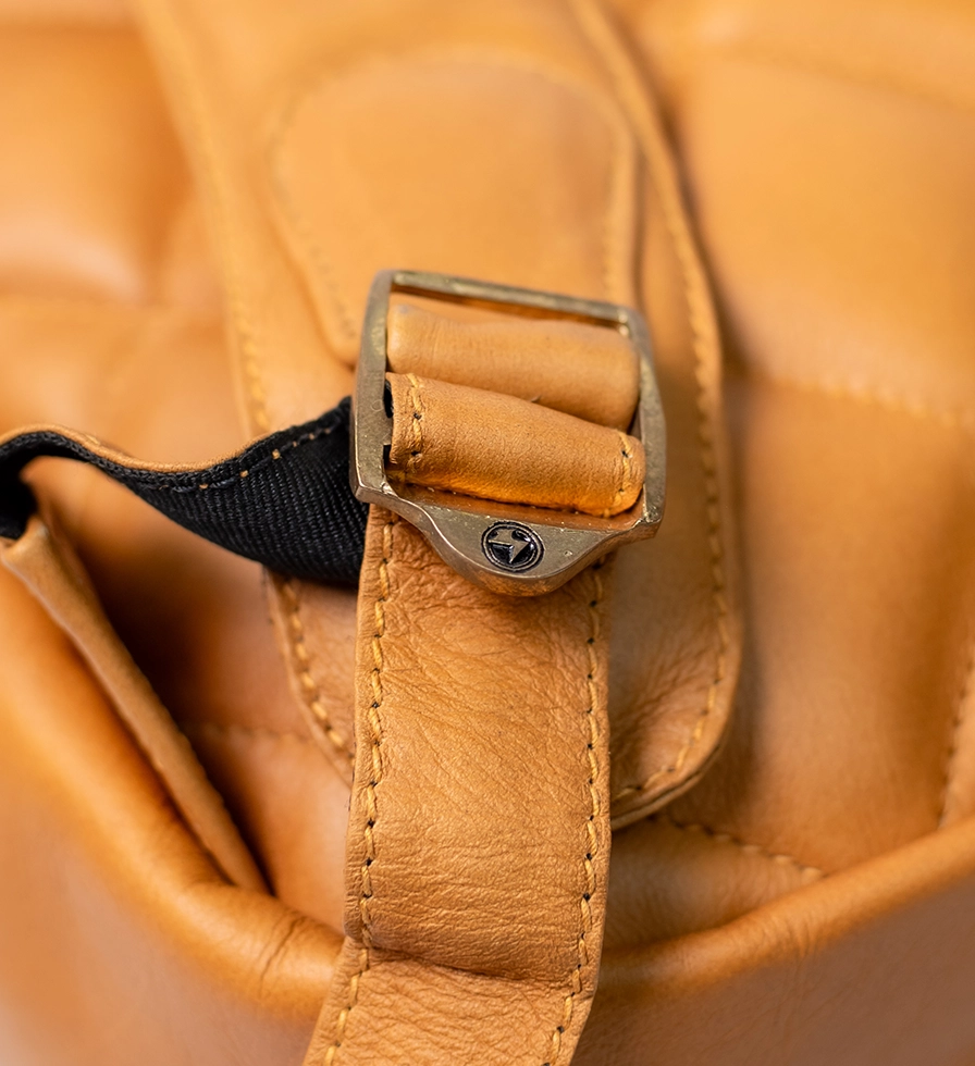 CHARGEO Leather Bag Bryanston Butter Tan Close-up Bottom Back View CHARGEO Leather Bag Bryanston Butter Tan Close-up Bottom Back View