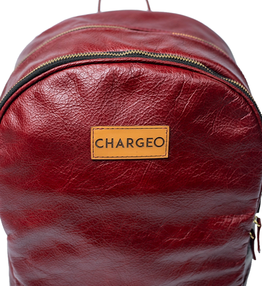 CHARGEO Leather Bag Constantia Ruby Red Close-up Front Top View CHARGEO Leather Bag Constantia Ruby Red Close-up Front Top View