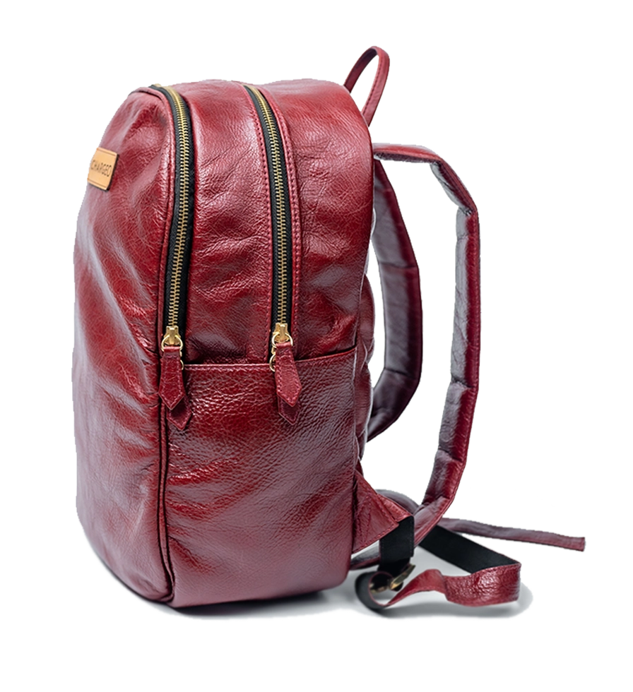 CHARGEO Leather Bag Constantia Ruby Red Side View CHARGEO Leather Bag Constantia Ruby Red Side View