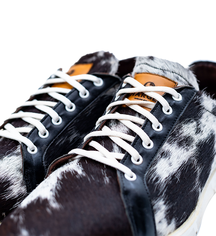CHARGEO Zulu Treasure leather sneakers, close-up of laces and CHARGEO brand tag
